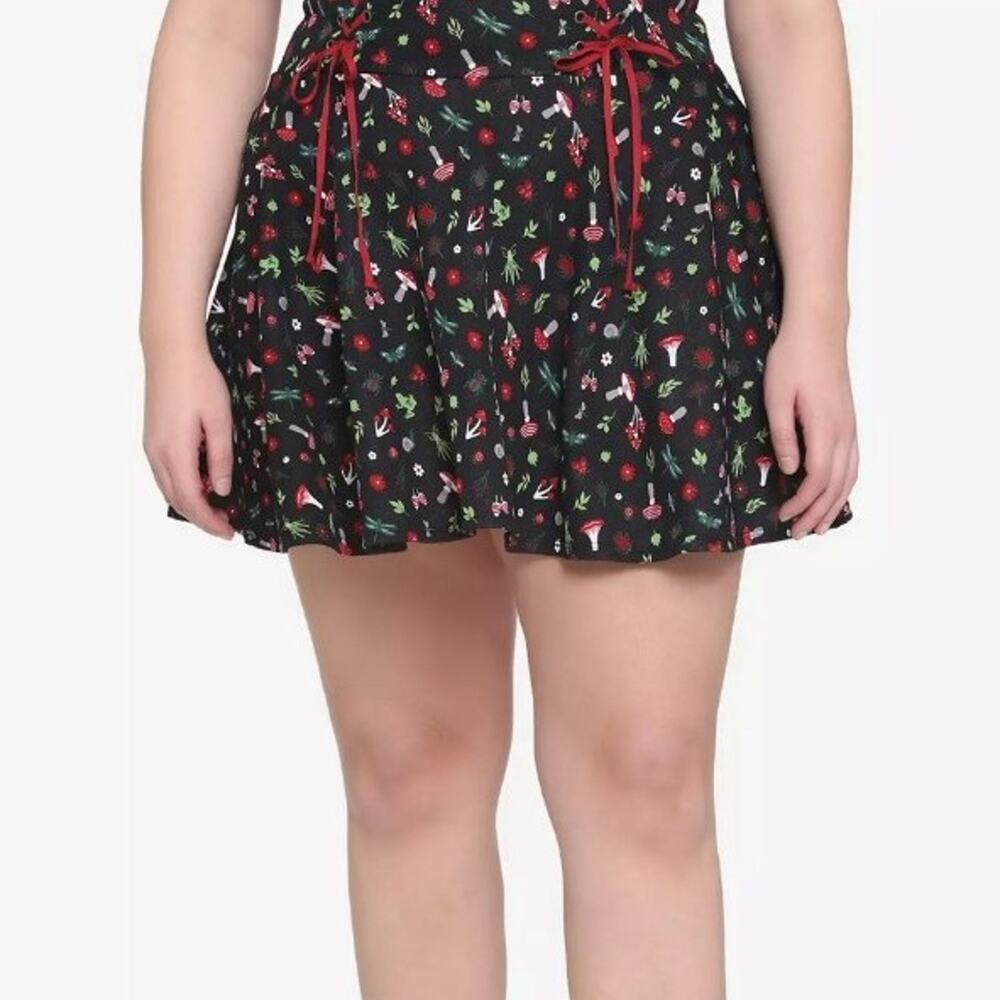 Hot Topic Black & Red Cottagecore Lace-Up Skirt Plus Size 2 Midnight Hour